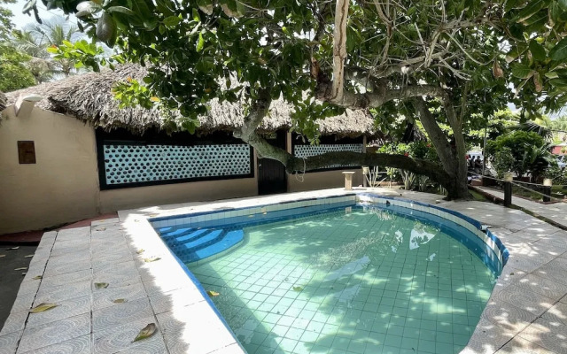 Johnny's Place Hotel