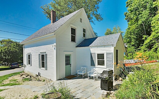 New Listing! Charming Bayside Barn W/ Fire Pit 2 Bedroom Home