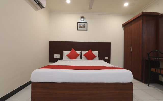 OYO 14726 Hotel Vaishnavi park