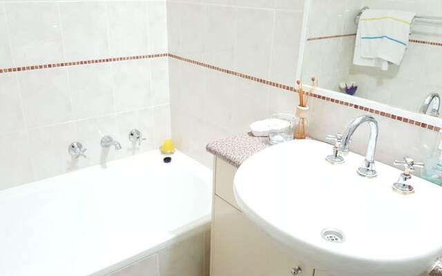 Furnished 2 Bedroom By Harbourside