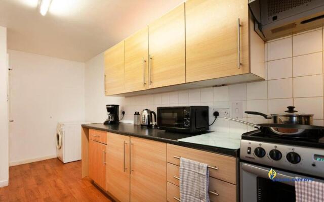 Gabriella Aprt, 3 Bedroom, Parking, City Centre