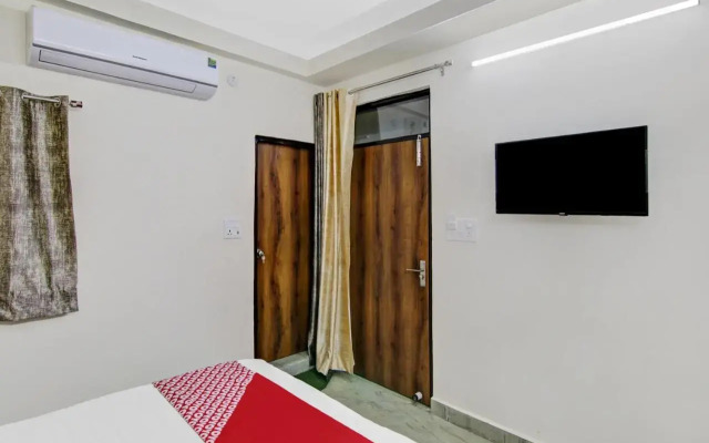 OYO Flagship 70198 Madhuban Residency