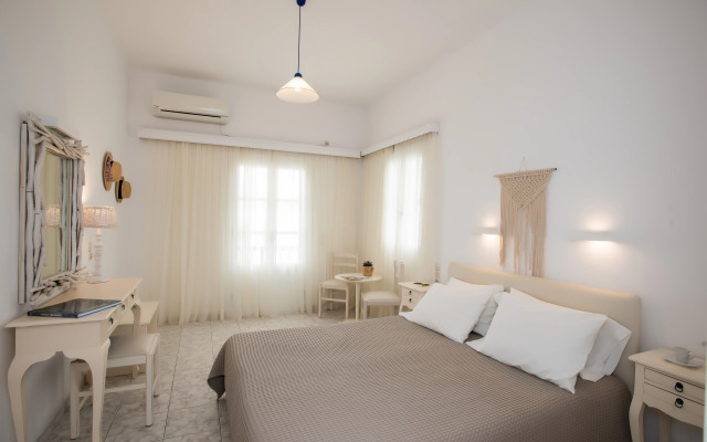 Charissi Hotel