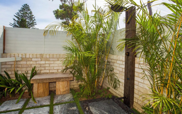 Unwind - Pet Friendly - 1 Min Walk to Beach