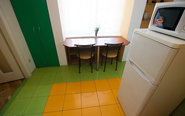 Apartment on Zaliznychna street