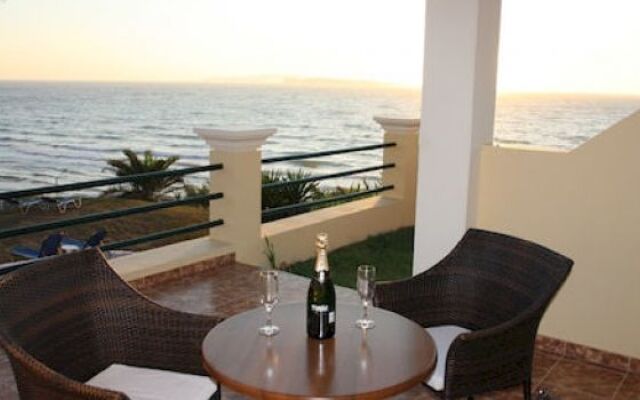 Paralia Luxury Suites