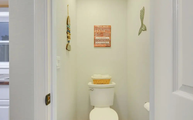 Rogers Vacation Rental ~ 7 Mi to Downtown