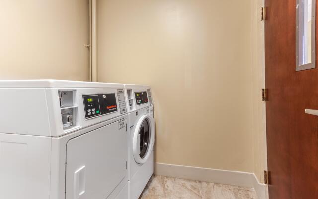 Holiday Inn Express Suites Augusta West -Ft Gordon