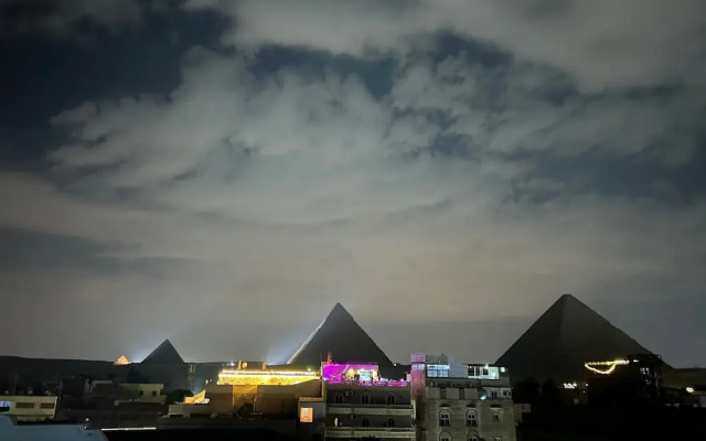 Falcon pyramids inn