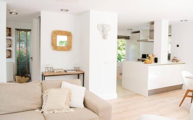 Luxury villa on peaceful location. Boat optional