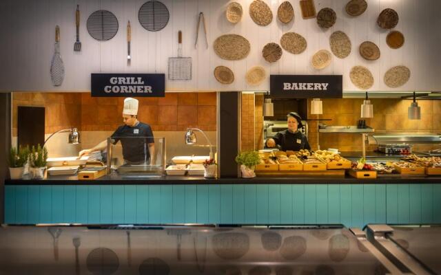 Miramar Sunny Hotel & Residence