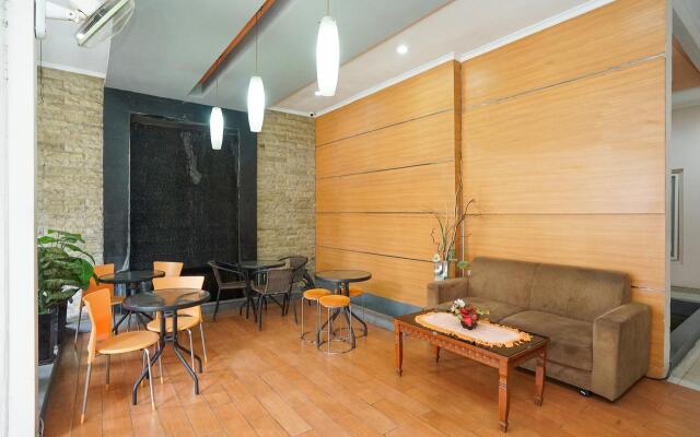 OYO 450 Semampir Residence