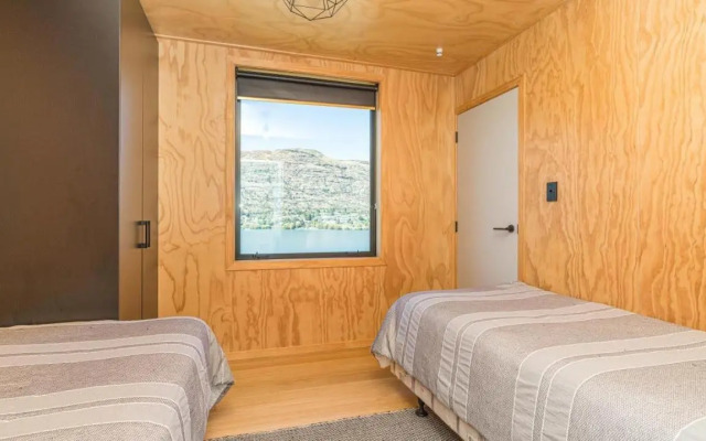 Picture Perfect - Queenstown Holiday Home