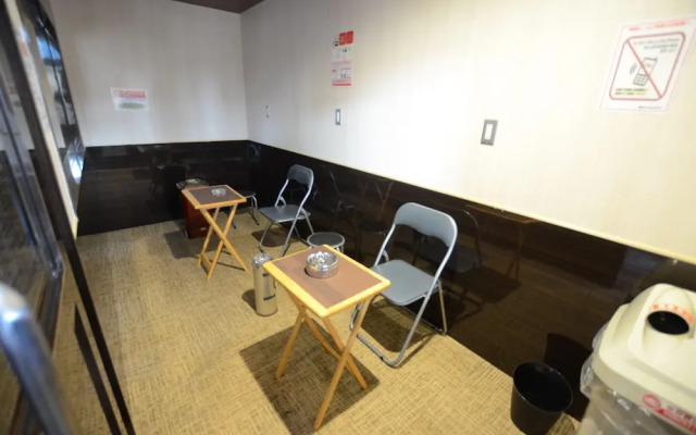 Kumamoto Capsule Hotel - Hostel, Caters to Men