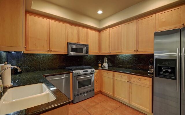 Barefoot Villa Mountain Views & Luxury Spa Access