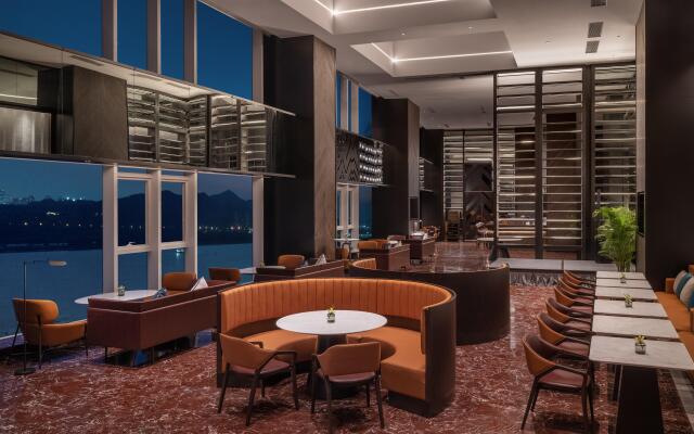 Holiday Inn Chongqing Guanyinqiao by IHG