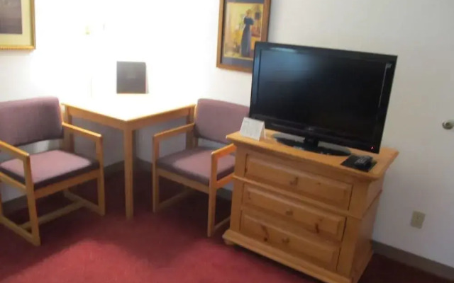 Tivoli Inn And Suites