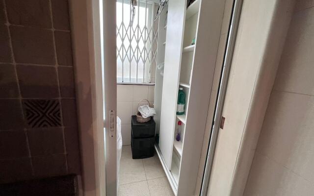 Lindo Apto a 100m da Praia de Jurere Crj101