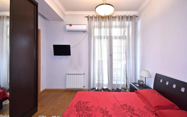 Aram street, 2 bedrooms Beautiful and Spacious apartment DI486