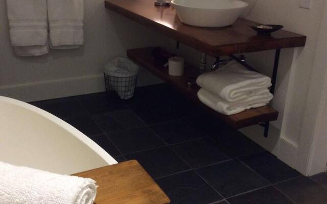 Woodbourne Inn