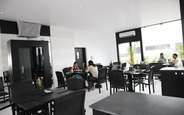AR Suites Fontana Bay
