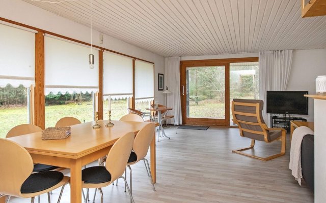 Relaxing Holiday Home in Højby Near Sea