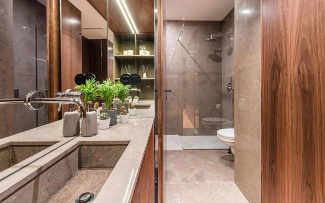 Guestready - Grit & Glam