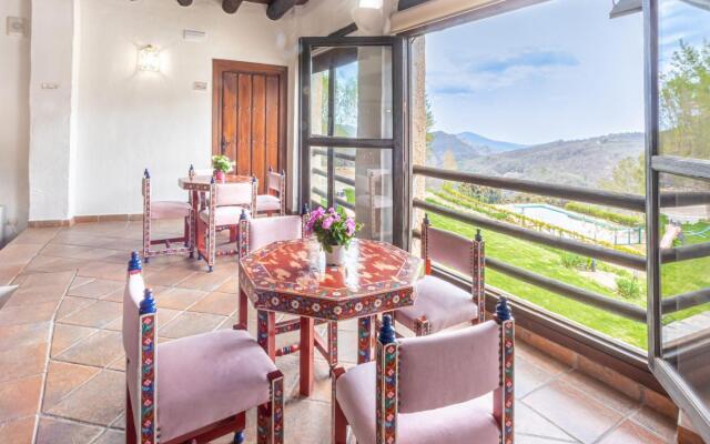 Romantic apartment in Granada with shared pool