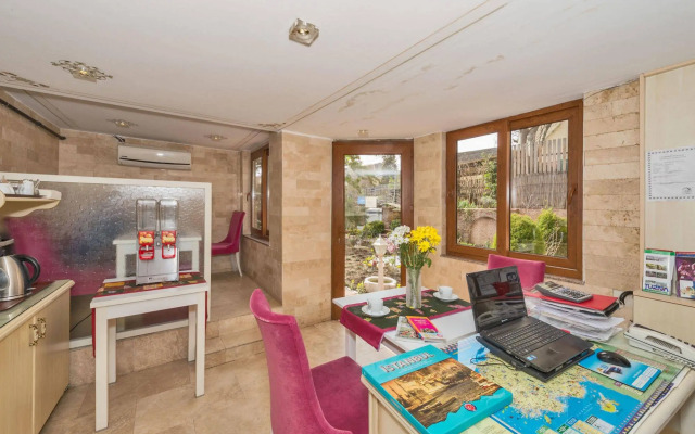 Istanbul Garden Suite