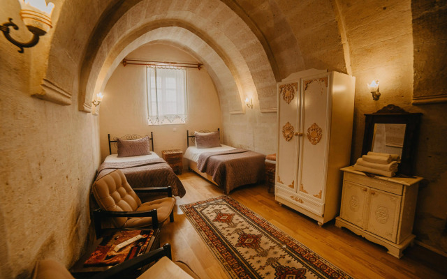 Helios Cave Hotel