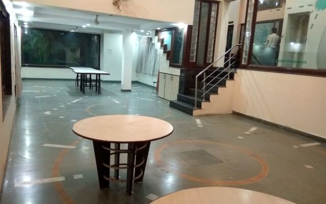 JK Rooms 121 Hotel Shaheen International