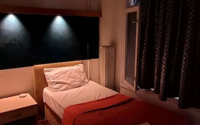Umut Bakis Hotel