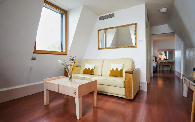 Maison Du Lac Boutique Hotel