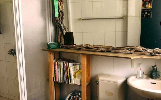 Peter's Cafe & Hostel