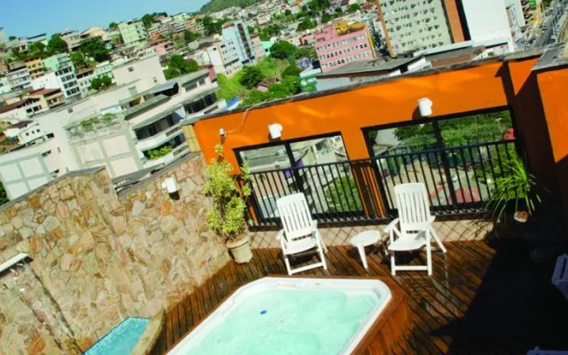 卡舒埃鲁广场酒店(Cachoeiro Plaza Hotel)