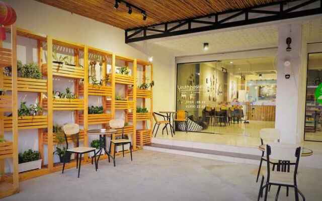 Qing lian Youth Hostel&Cafe