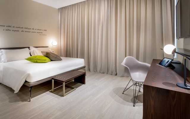 Canada Hotel