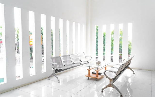 Formerly Reddoorz Syariah Jatisampurna Hospital