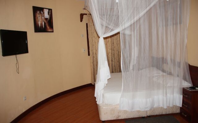 Thamole Lodge