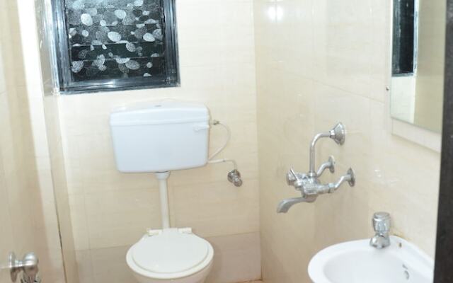 Hotel Sai Leela Grand