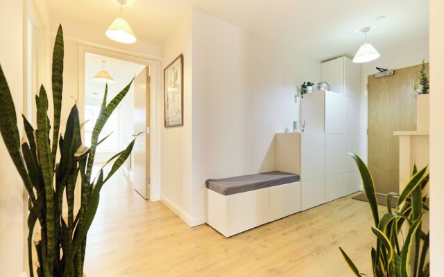 The Queensland Sanctuary - Trendy 2bdr Flat With Terrace