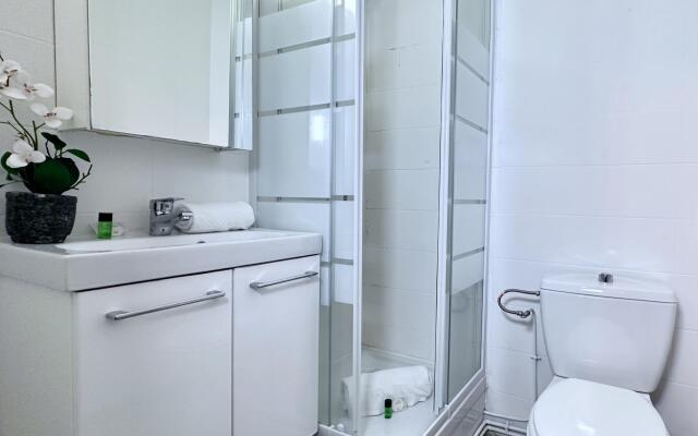 1601B - Studio near Champs Elysées