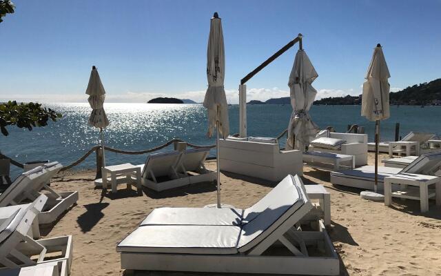 Casa 4 suítes Jurere Internacional