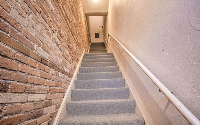 Charming Dtwn Holland Escape: Above Crust 54!