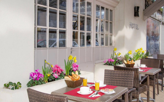 BRIT HOTEL Confort Le Revest Sainte Maxime