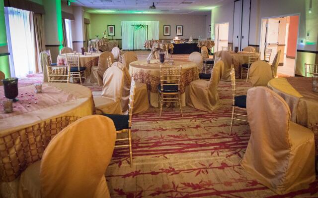 Holiday Inn Express & Suites Denver South - Castle Rock by IHG