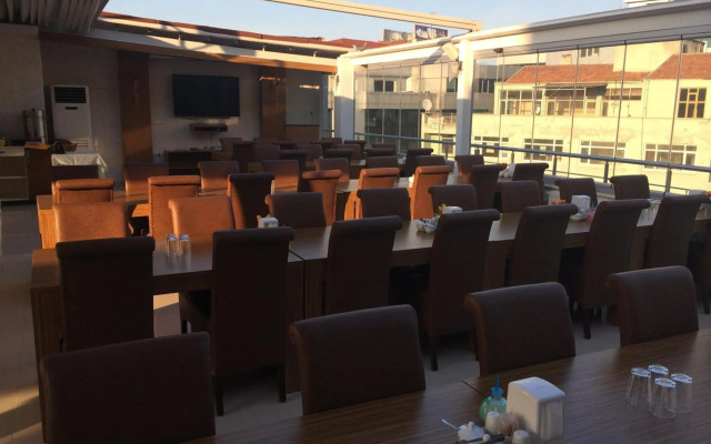 Gloria Tibi Hotel