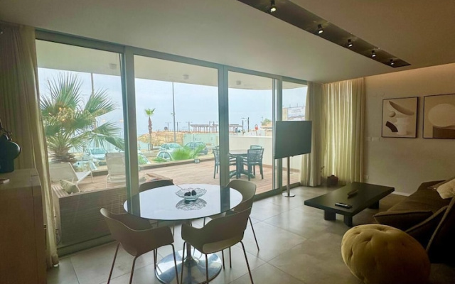 Bat Galim Seaside Retreat by Sea N' Rent