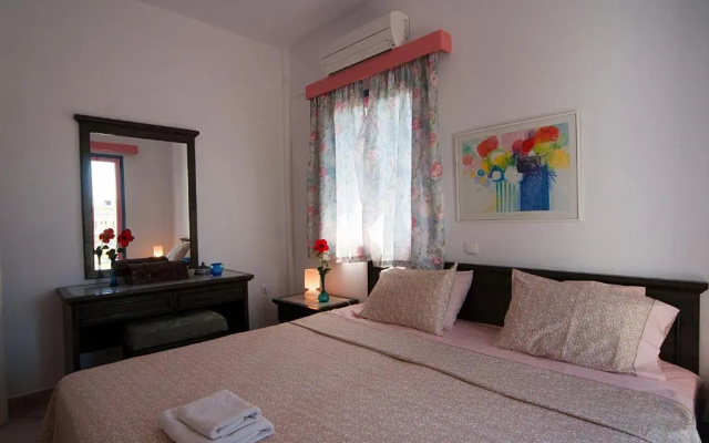 Cybele Suites & Apartments