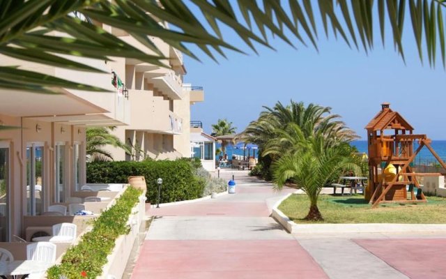 Apartment for 4 Persons, With Swimming Pool, Near the Beach